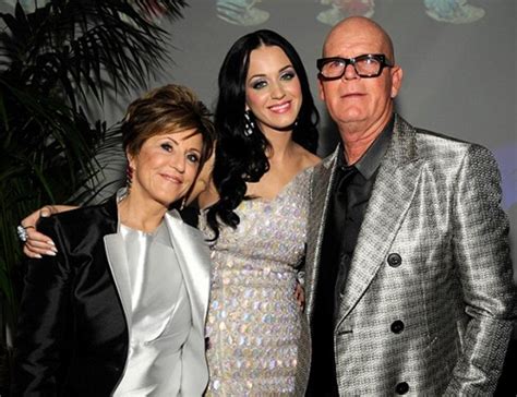 who is katy perry's mom